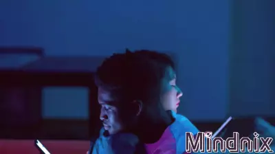 Love and Sex in Wartime: How News of War Impacts Intimacy